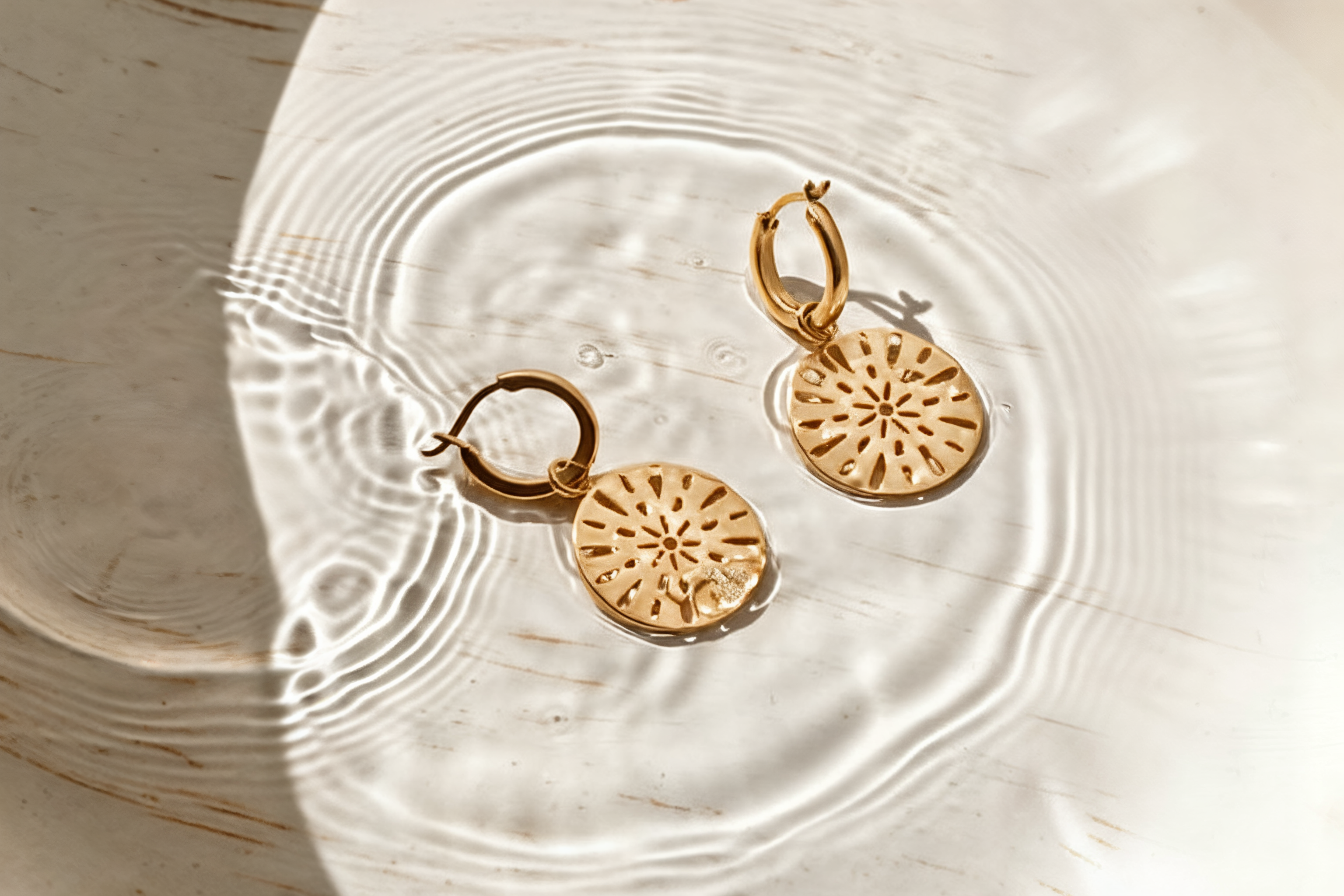 Kāpēc izvēlēties nerūsējošā tērauda rotaslietas?